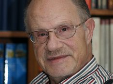 Porträt von Prof. Dr. Wilfried Kunstmann Porträt von Prof. Dr. Wilfried Kunstmann